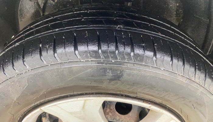 2017 Ford Ecosport TITANIUM 1.5L DIESEL, Diesel, Manual, 79,818 km, Left Front Tyre Tread