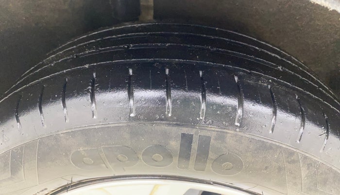 2017 Ford Ecosport TITANIUM 1.5L DIESEL, Diesel, Manual, 79,818 km, Right Rear Tyre Tread