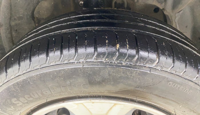 2017 Ford Ecosport TITANIUM 1.5L DIESEL, Diesel, Manual, 79,818 km, Right Front Tyre Tread