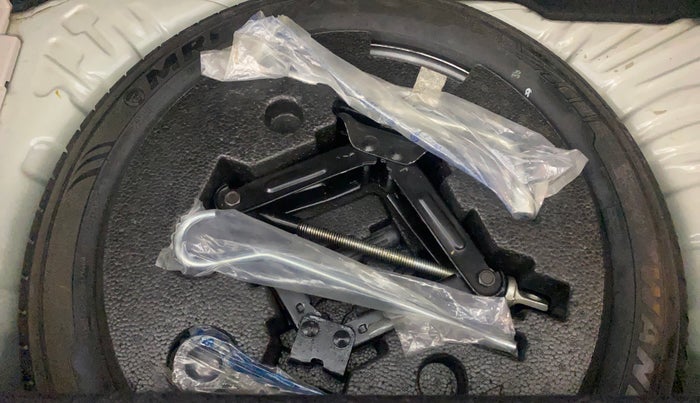 2019 Mahindra XUV300 W8 1.5 DIESEL, Diesel, Manual, 73,586 km, Spare Tyre