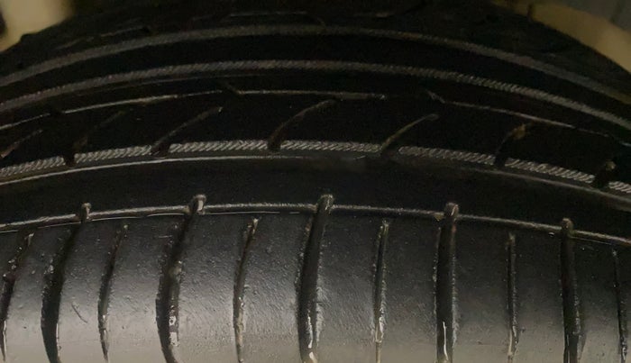 2019 Mahindra XUV300 W8 1.5 DIESEL, Diesel, Manual, 73,586 km, Left Rear Tyre Tread