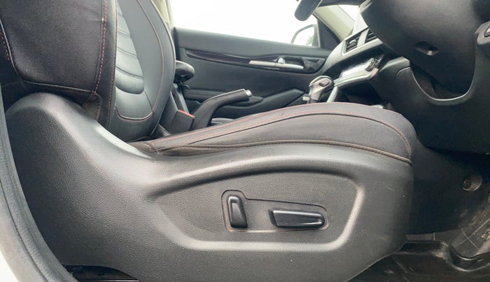 2022 KIA SELTOS GTX PLUS 1.4 PETROL DCT DUAL TONE, Petrol, Automatic, 25,869 km, Driver Side Adjustment Panel