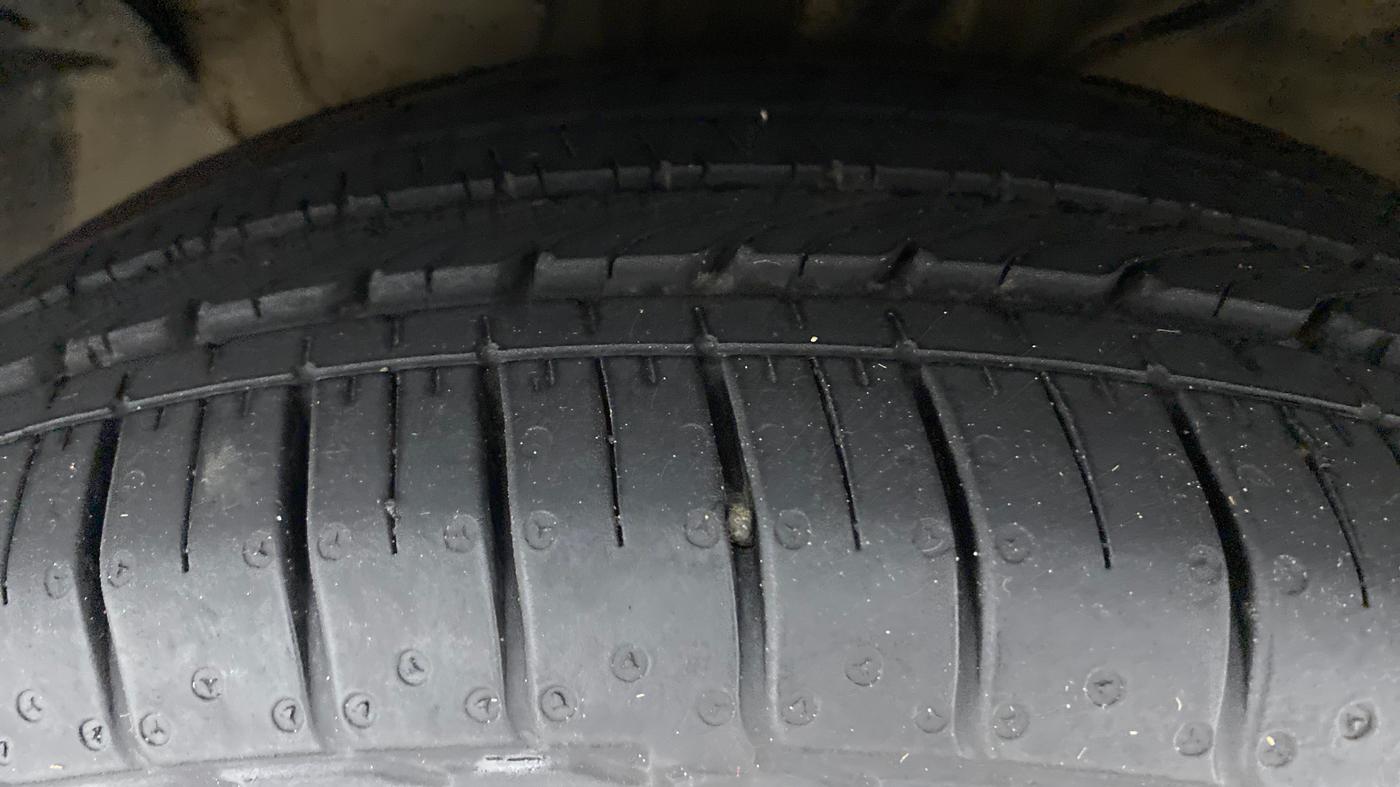 2015 Hyundai Creta SX PLUS 1.6 PETROL, Petrol, Manual, 77,138 km, Left Front Tyre Tread