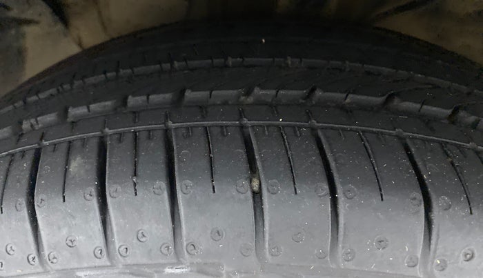2015 Hyundai Creta SX PLUS 1.6 PETROL, Petrol, Manual, 77,138 km, Left Front Tyre Tread