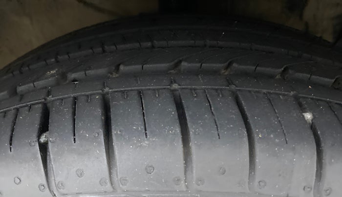 2015 Hyundai Creta SX PLUS 1.6 PETROL, Petrol, Manual, 77,138 km, Right Front Tyre Tread