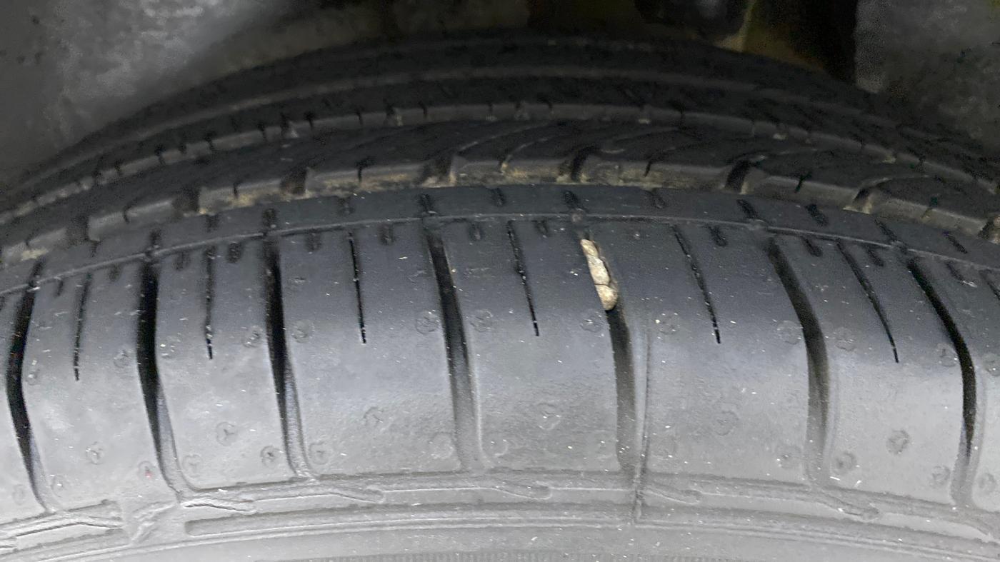 2015 Hyundai Creta SX PLUS 1.6 PETROL, Petrol, Manual, 77,138 km, Left Rear Tyre Tread