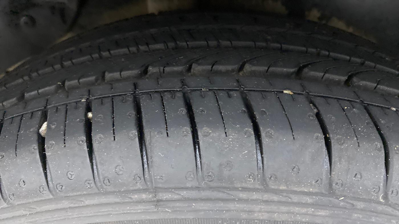 2015 Hyundai Creta SX PLUS 1.6 PETROL, Petrol, Manual, 77,138 km, Right Rear Tyre Tread