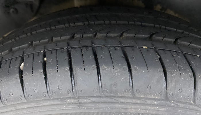 2015 Hyundai Creta SX PLUS 1.6 PETROL, Petrol, Manual, 77,138 km, Right Rear Tyre Tread