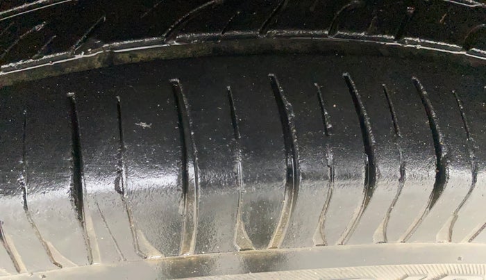 2014 Maruti Swift LDI, Diesel, Manual, 93,373 km, Left Front Tyre Tread