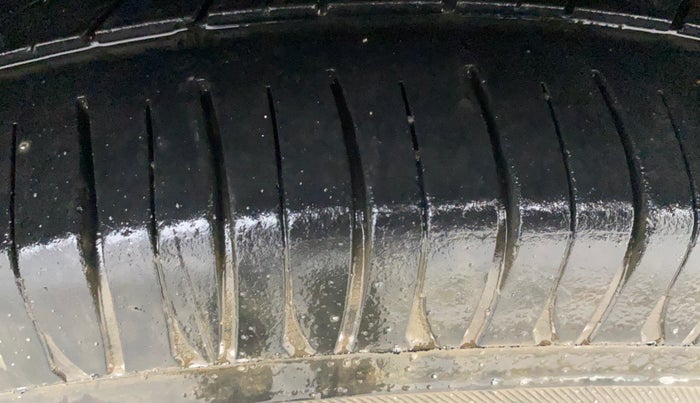 2014 Maruti Swift LDI, Diesel, Manual, 93,373 km, Left Rear Tyre Tread