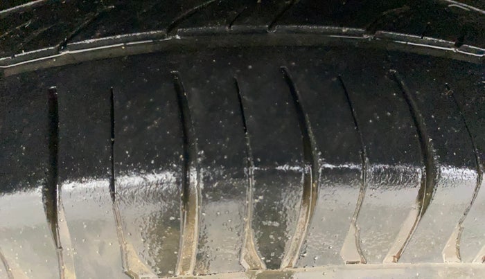 2014 Maruti Swift LDI, Diesel, Manual, 93,373 km, Right Rear Tyre Tread