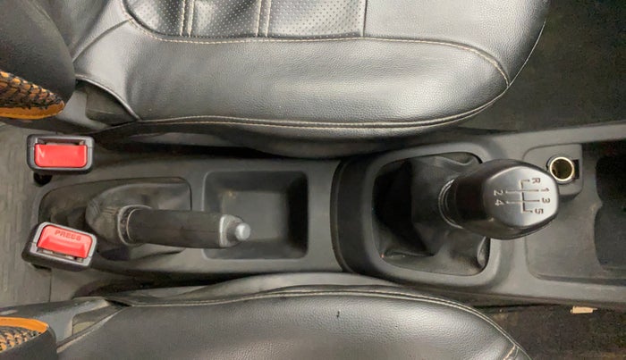 2016 Renault Kwid RXT 0.8, Petrol, Manual, 95,572 km, Gear Lever