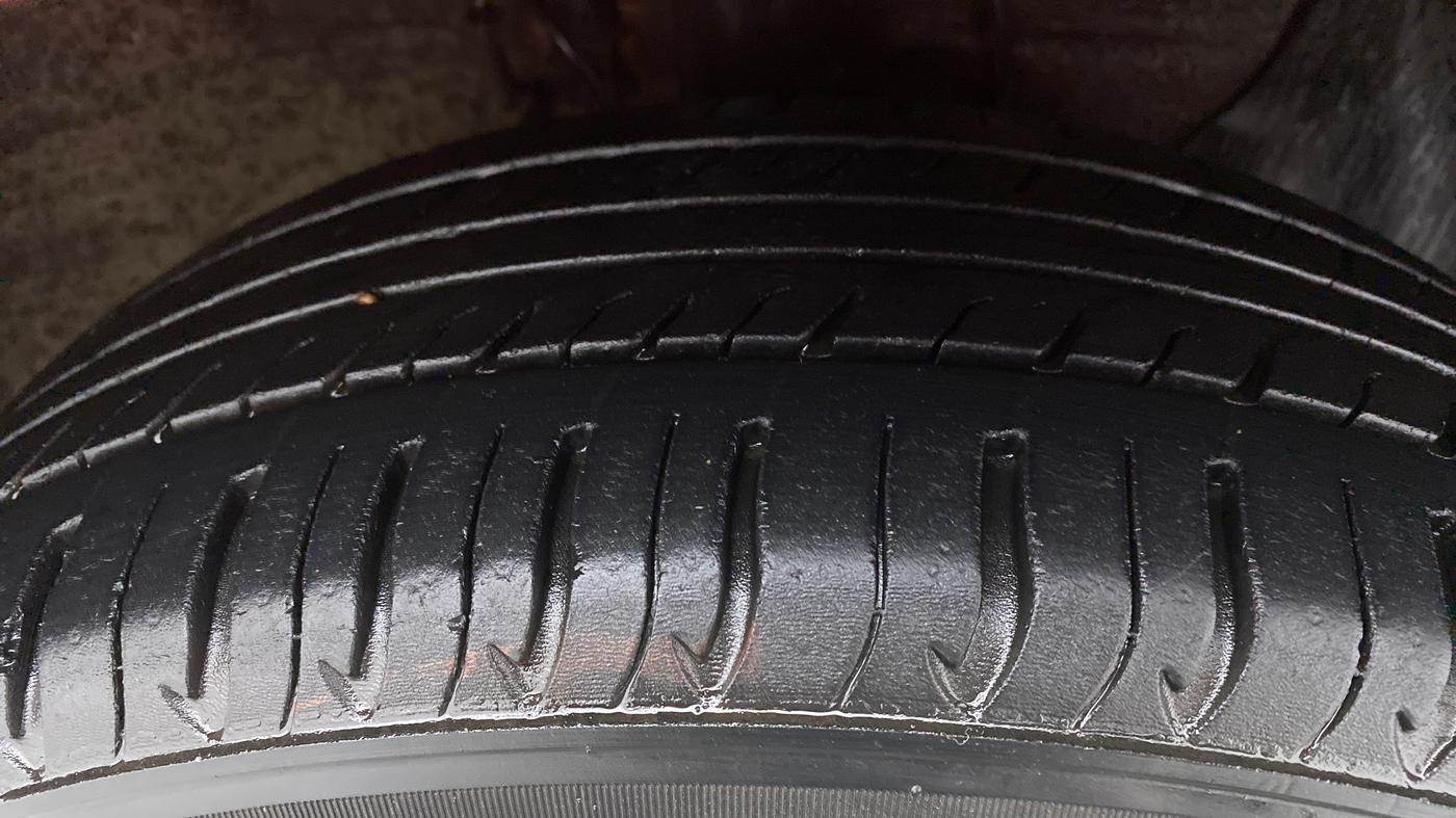 2016 Hyundai Elite i20 SPORTZ 1.2, Petrol, Manual, 62,402 km, Right Front Tyre Tread