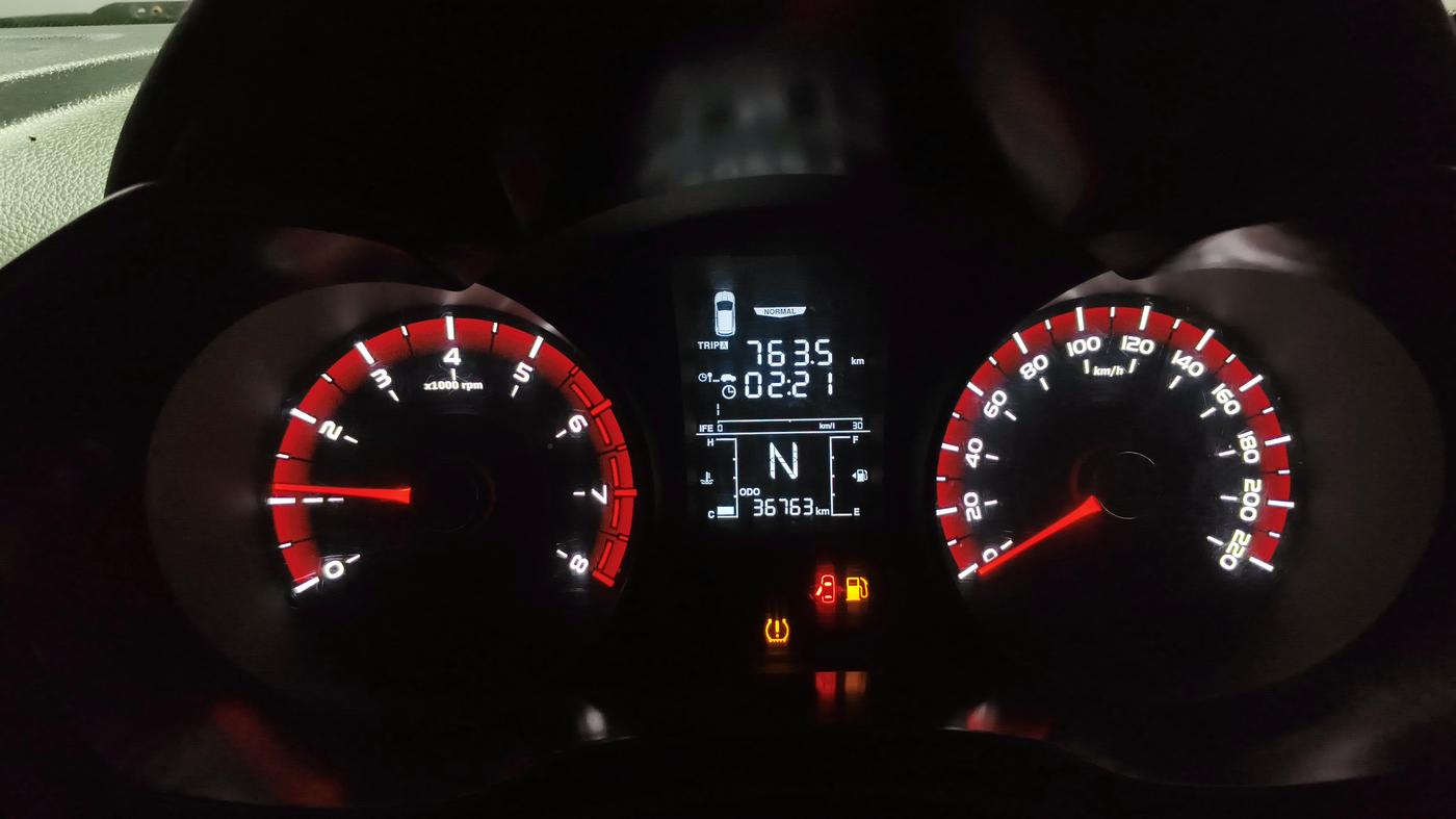 2023 Mahindra XUV300 W6 1.2 PETROL, Petrol, Manual, 36,754 km, Odometer Image