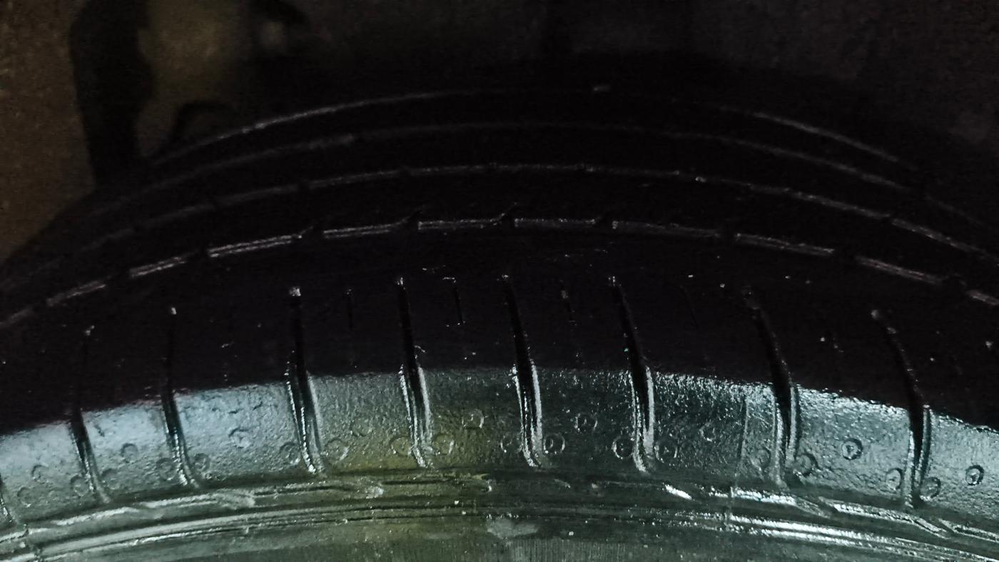 2023 Mahindra XUV300 W6 1.2 PETROL, Petrol, Manual, 36,754 km, Left Rear Tyre Tread