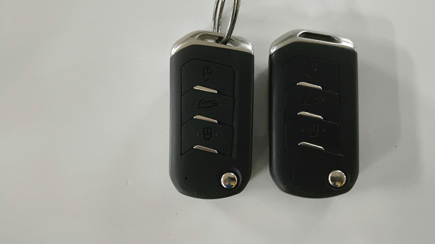 2023 Mahindra XUV300 W6 1.2 PETROL, Petrol, Manual, 36,754 km, Key Close Up