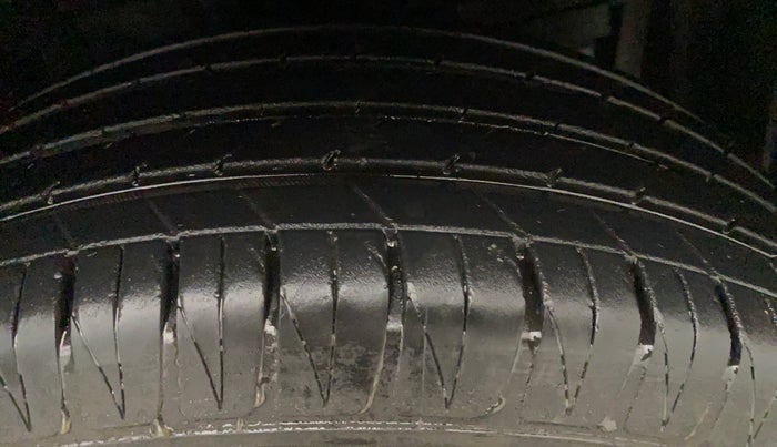 2016 Maruti Vitara Brezza ZDI PLUS, Diesel, Manual, 74,960 km, Left Front Tyre Tread