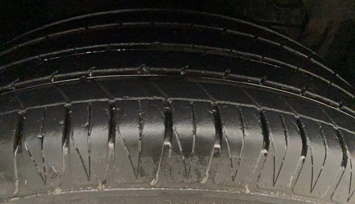 2016 Maruti Vitara Brezza ZDI PLUS, Diesel, Manual, 74,960 km, Left Rear Tyre Tread