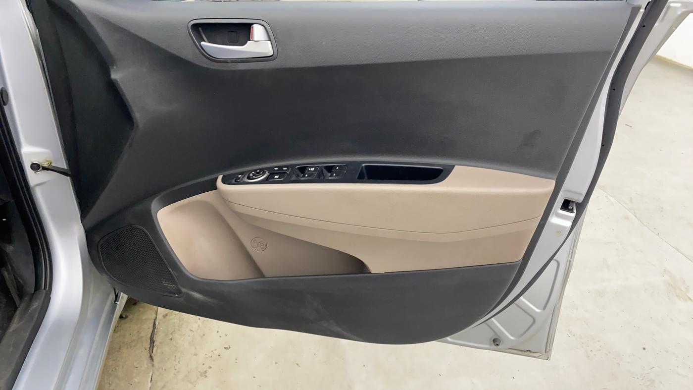 2019 Hyundai Grand i10 SPORTZ 1.2 KAPPA VTVT, Petrol, Manual, 67,982 km, Driver Side Door Panels Control