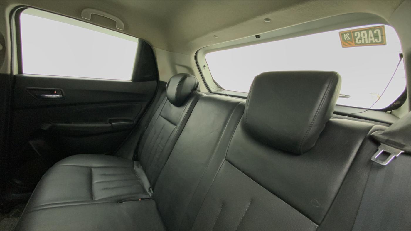 2018 Maruti Swift ZXI PLUS, CNG, Manual, 88,992 km, Right Side Rear Door Cabin