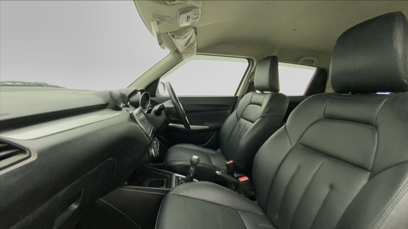 2018 Maruti Swift ZXI PLUS, CNG, Manual, 88,992 km, Right Side Front Door Cabin