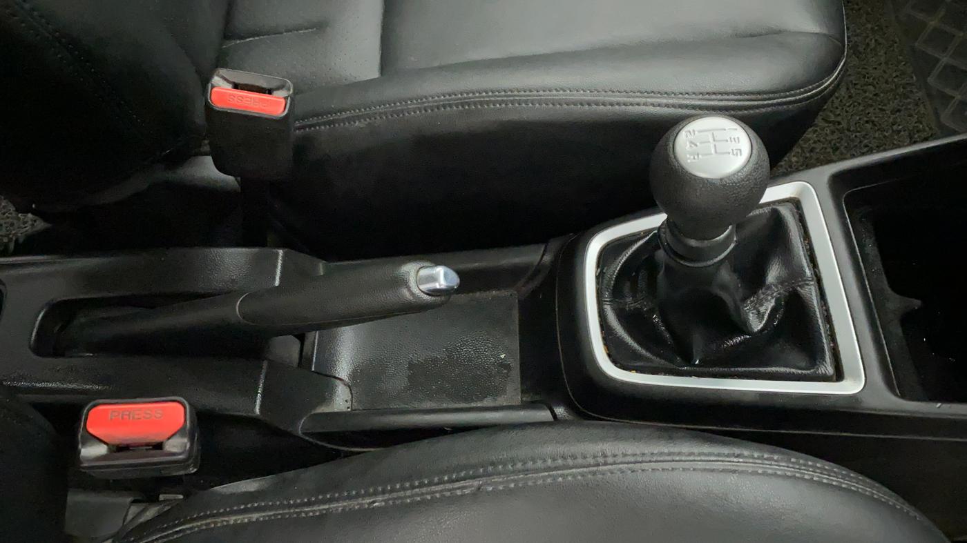 2018 Maruti Swift ZXI PLUS, CNG, Manual, 88,992 km, Gear Lever