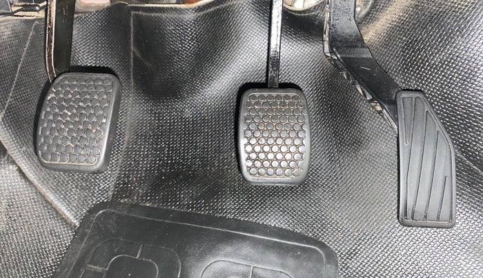 2015 Maruti Alto K10 LXI, Petrol, Manual, 84,203 km, Pedals