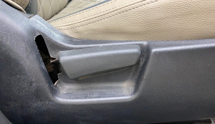 2015 Maruti Alto K10 LXI, Petrol, Manual, 84,203 km, Driver Side Adjustment Panel