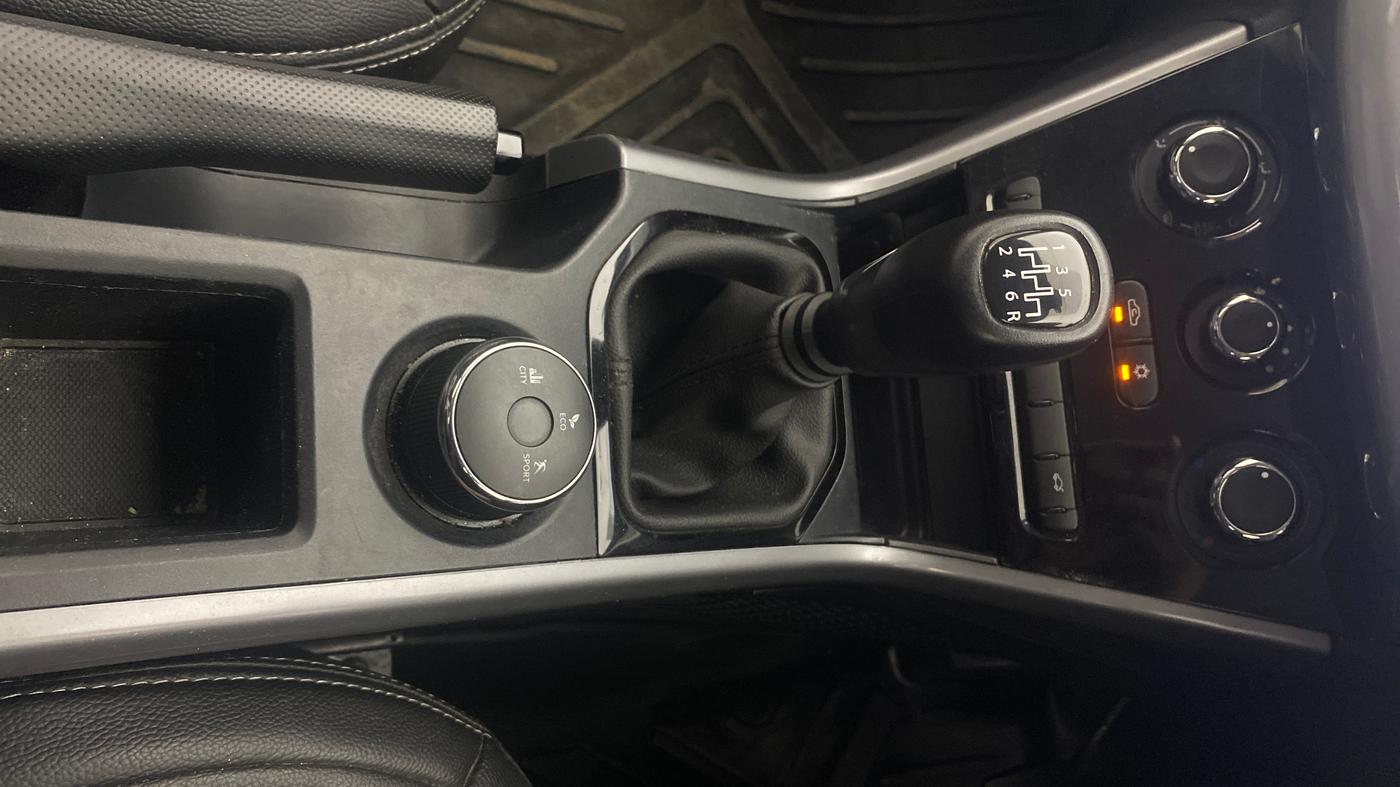 2023 Tata NEXON XE PETROL, Petrol, Manual, 11,231 km, Gear Lever