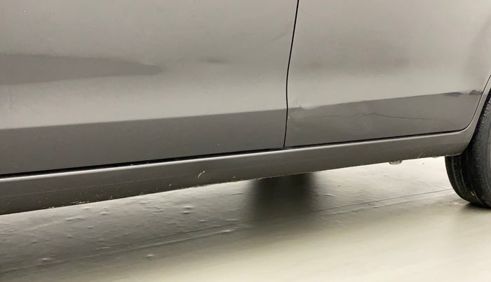 2016 Maruti Ertiga VXI ABS, Petrol, Manual, 38,683 km, Left running board - Slightly dented