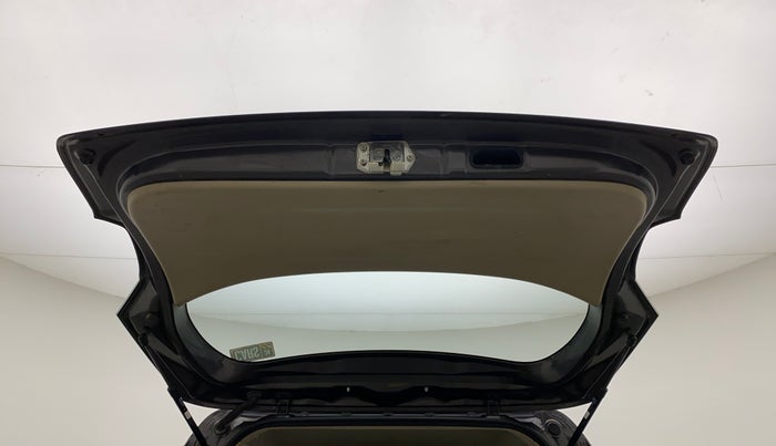 2016 Maruti Ertiga VXI ABS, Petrol, Manual, 38,683 km, Boot Door Open