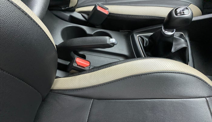 2016 Hyundai Elite i20 ASTA 1.2, Petrol, Manual, 96,341 km, Gear Lever