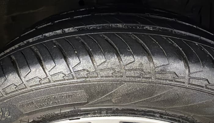 2020 Maruti Ciaz SIGMA 1.5 SHVS MT  PETROL, Petrol, Manual, 70,607 km, Right Front Tyre Tread