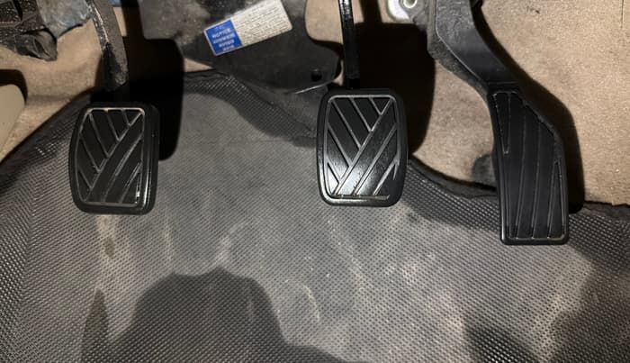 2020 Maruti Ciaz SIGMA 1.5 SHVS MT  PETROL, Petrol, Manual, 70,607 km, Pedals