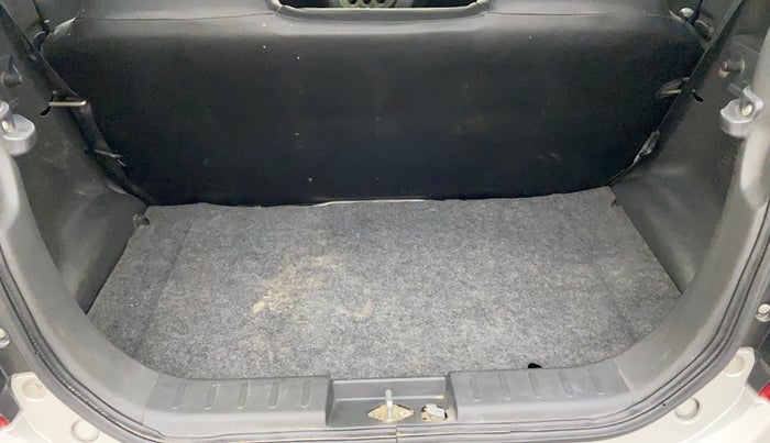 2016 Maruti Alto K10 VXI, Petrol, Manual, 73,701 km, Dicky (Boot door) - Parcel tray missing