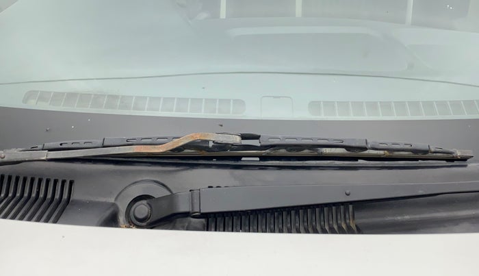 2016 Maruti Alto K10 VXI, Petrol, Manual, 73,701 km, Front windshield - Wiper Blade Broken/Rusted