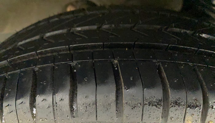 2016 Maruti Alto K10 VXI, Petrol, Manual, 73,701 km, Right Front Tyre Tread