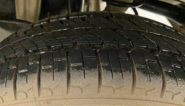 2016 Maruti Alto K10 VXI, Petrol, Manual, 73,701 km, Left Rear Tyre Tread