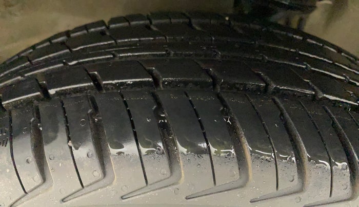 2016 Maruti Alto K10 VXI, Petrol, Manual, 73,701 km, Left Front Tyre Tread