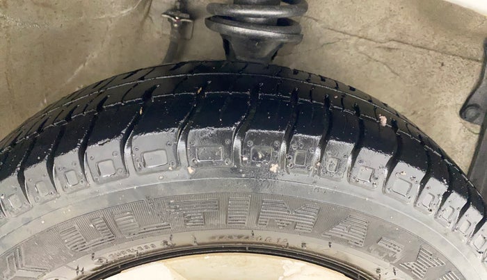 2015 Maruti Alto 800 LXI, Petrol, Manual, 23,401 km, Right Front Tyre Tread