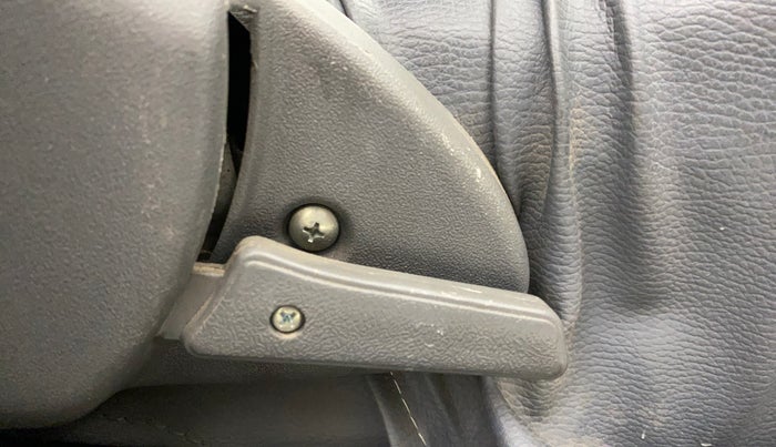 2015 Maruti Alto 800 LXI, Petrol, Manual, 23,401 km, Driver Side Adjustment Panel
