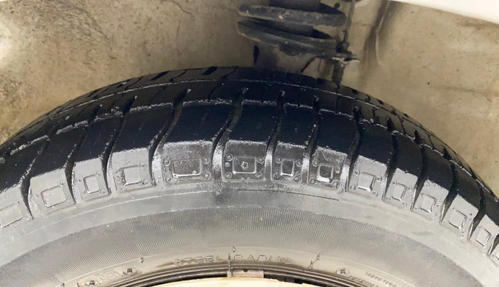 2015 Maruti Alto 800 LXI, Petrol, Manual, 23,401 km, Left Front Tyre Tread