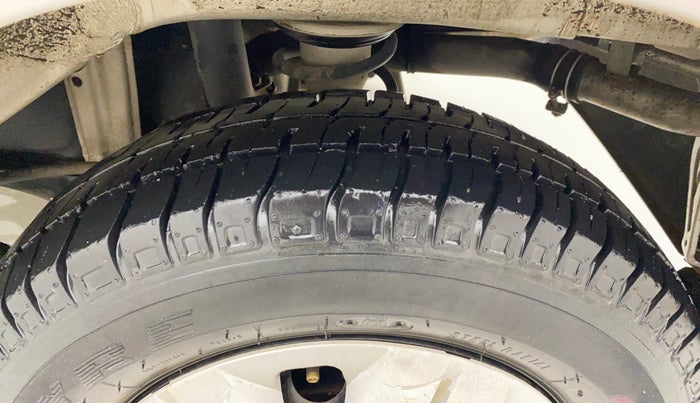 2015 Maruti Alto 800 LXI, Petrol, Manual, 23,401 km, Left Rear Tyre Tread