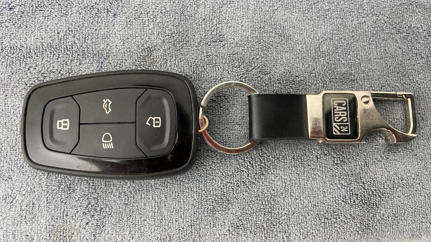 2018 Tata NEXON XZA + 1.2 PETROL A/T, Petrol, Automatic, 23,324 km, Key Close Up