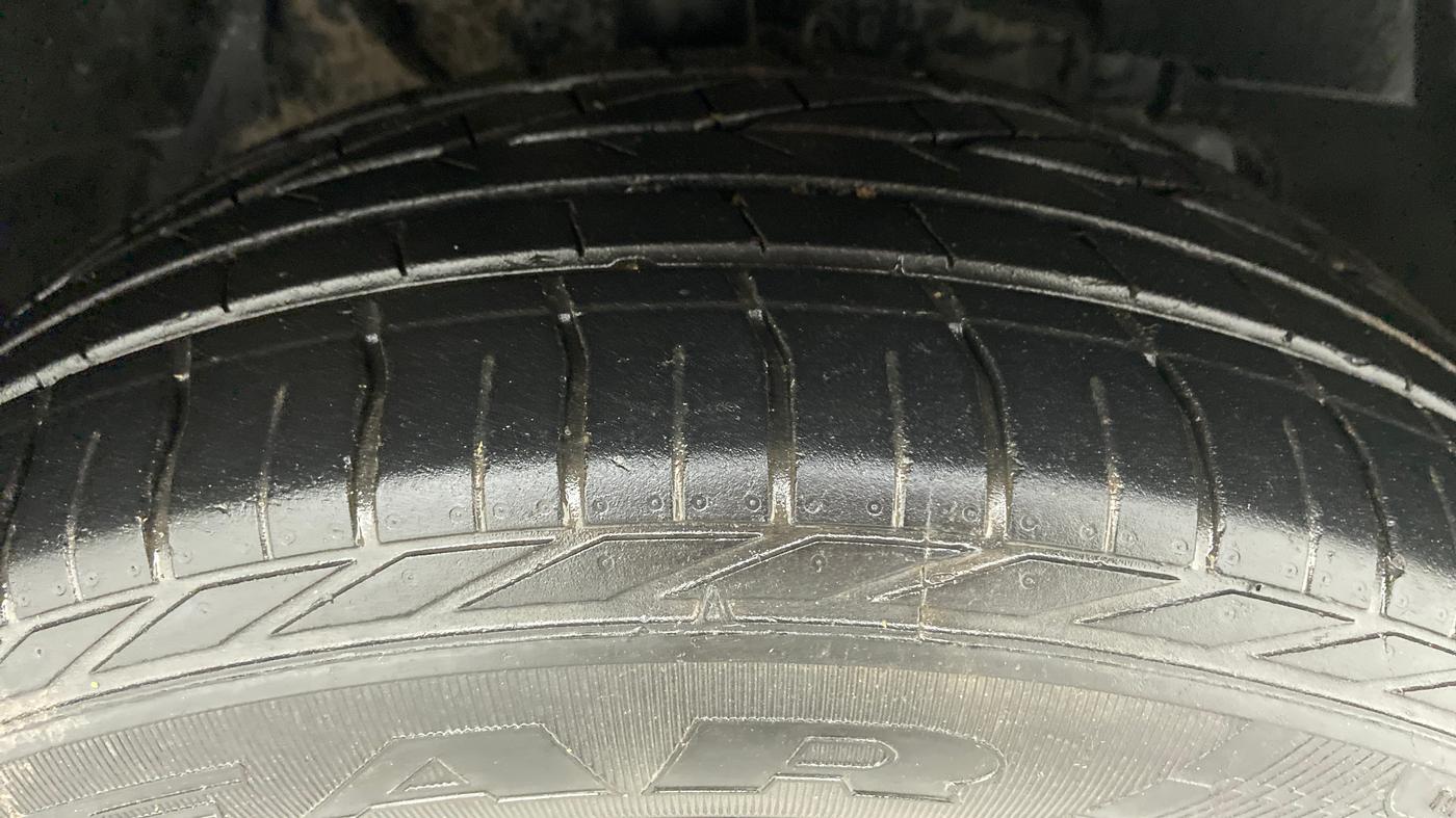 2018 Tata NEXON XZA + 1.2 PETROL A/T, Petrol, Automatic, 23,324 km, Right Rear Tyre Tread