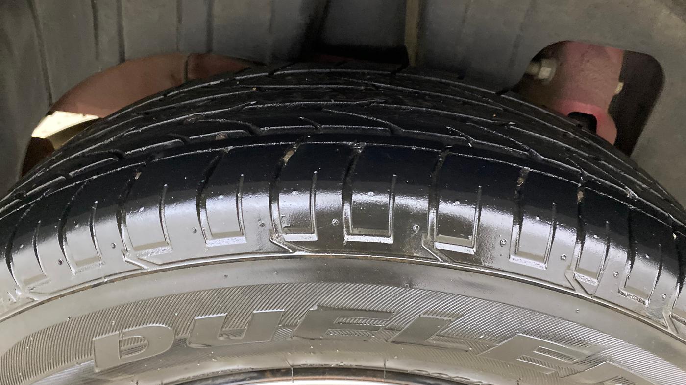 2022 Mahindra XUV300 W6 1.2 PETROL, Petrol, Manual, 22,804 km, Right Rear Tyre Tread