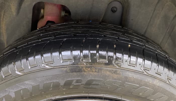 2022 Mahindra XUV300 W6 1.2 PETROL, Petrol, Manual, 22,804 km, Left Rear Tyre Tread
