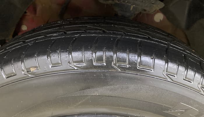 2022 Mahindra XUV300 W6 1.2 PETROL, Petrol, Manual, 22,804 km, Left Front Tyre Tread