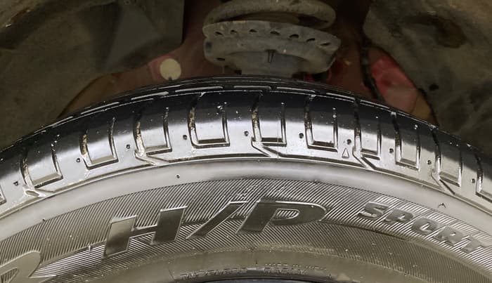2022 Mahindra XUV300 W6 1.2 PETROL, Petrol, Manual, 22,804 km, Right Front Tyre Tread