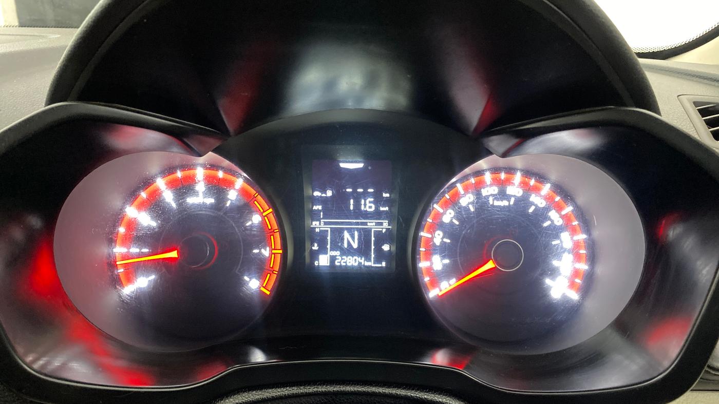 2022 Mahindra XUV300 W6 1.2 PETROL, Petrol, Manual, 22,804 km, Odometer Image